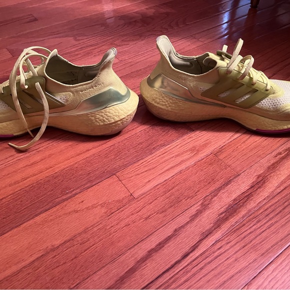 RARE Size 12 - adidas UltraBoost 21 Solar Yellow - Picture 3 of 5